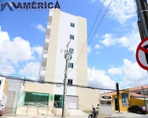 Apartamento à venda por R$ 180.000