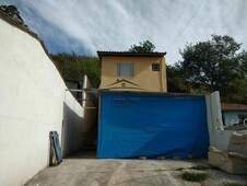 Casa à venda no bairro Jardim Modelo em Guaratinguetá