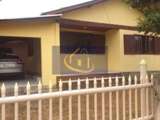 Casa à venda no bairro Praia da Ribanceira em Imbituba