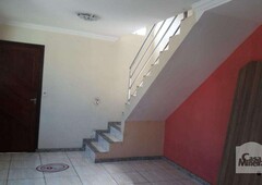 Casa com 2 quartos à venda no bairro Céu Azul, 57m²