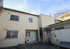 Excelente apartamento com 1 quarto, sala, cozinha americana, wc social, área de serviço, a