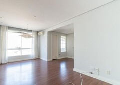 APARTAMENTO no 4º andar com 2 dormitórios e 1 garagem