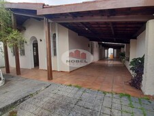 Casa à venda no bairro Mangabeira em Feira de Santana