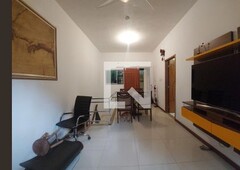 CASA com 2 dormitórios