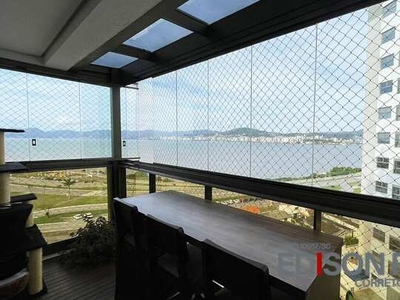 Apartamento à venda no bairro Estreito frente para Beira Mar Continental - Florianópolis