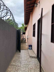 Casa com 2 quartos para alugar no bairro Coqueiros, 80m²