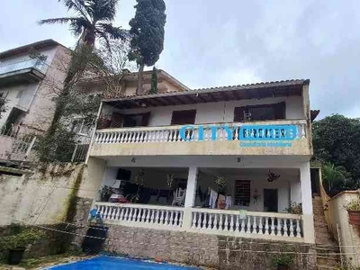 Casa com 5 quartos à venda no bairro Tremembé, 160m²