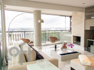 Apartamento à venda em Campo Belo com 181 m², 3 quartos, 3 suítes, 4 vagas