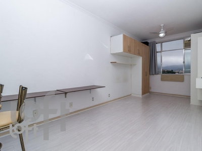 Apartamento à venda em Centro com 30 m², 1 quarto