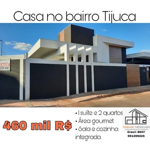 Casa no bairro Jardim Tijuca com 1 suíte e 2 quartos por 460 mil reais.