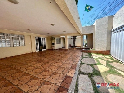 Sobrado na QRI 41 - 450m² de área construída por R$ 710.000 - Residencial Santos Dumont -
