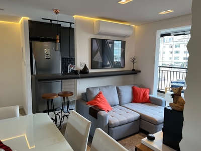 Apartamento à venda em Aclimação com 57 m², 2 quartos, 1 suíte, 1 vaga