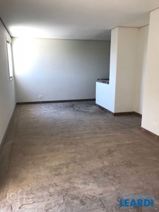 Apartamento à venda em Alto de Pinheiros com 702 m², 4 quartos, 4 suítes, 6 vagas