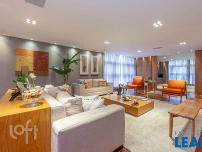 Apartamento à venda em Higienópolis com 260 m², 3 quartos, 1 suíte, 3 vagas