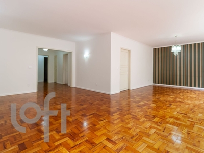 Apartamento à venda em Jardim América com 230 m², 3 quartos, 1 suíte, 2 vagas