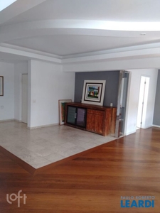 Apartamento à venda em Moema Pássaros com 180 m², 4 quartos, 3 suítes, 3 vagas