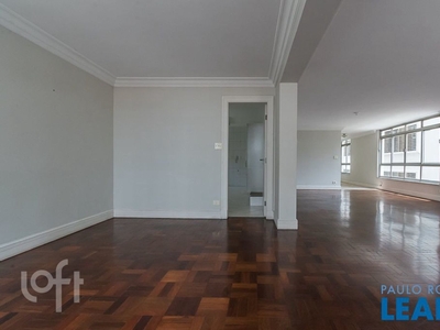 Apartamento à venda em Sumaré com 202 m², 3 quartos, 1 suíte, 2 vagas
