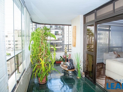 Apartamento à venda em Sumaré com 420 m², 3 quartos, 1 suíte, 5 vagas