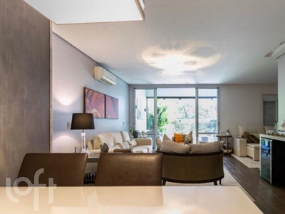 Apartamento à venda em Vila Andrade com 223 m², 3 quartos, 2 suítes, 3 vagas
