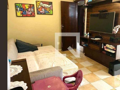 Apartamento com 3 quartos à venda no bairro Carlos Prates, 130m²