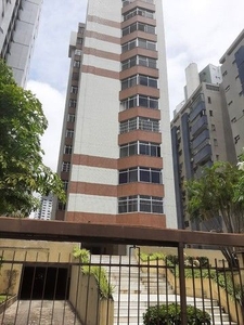Apartamento para venda possui 180 metros quadrados com 4 quartos em Boa Vista - Recife - P