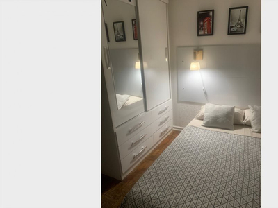 Quarto de casal com varanda prox metrô