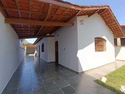 Casa com 2 Quartos e 2 banheiros à Venda, 148 m² por R$ 360.000