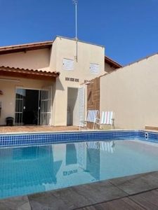 Casa com 2 Quartos e 2 banheiros à Venda, 67 m² por R$ 350.000