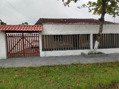 Casa com 3 Quartos e 2 banheiros à Venda, 110 m² por R$ 200.000