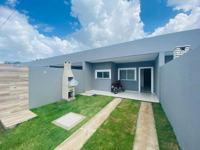 Casa com 3 Quartos e 2 banheiros à Venda, 90 m² por R$ 185.000