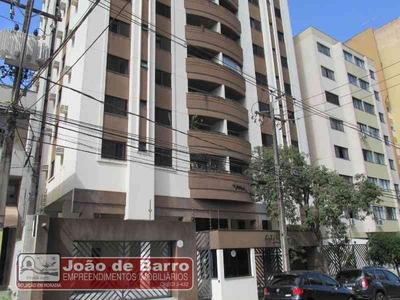 Apartamento com 3 quartos para alugar no bairro Centro, 125m²