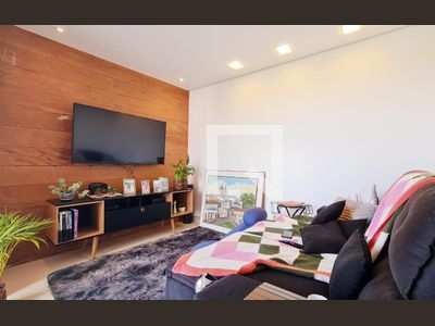 APARTAMENTO no 4º andar com 1 dormitório e 2 garagens