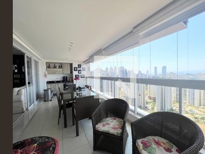 APARTAMENTO no 19º andar com 4 dormitórios e 3 garagens