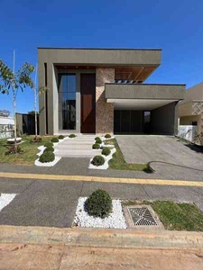 Casa com 4 quartos à venda no bairro Portal do Sol Green, 434m²