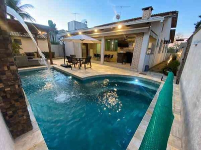 Casa com 4 quartos à venda no bairro Portal do Sol I, 450m²
