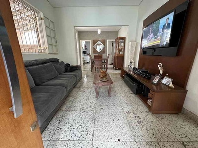 Casa com 4 quartos à venda no bairro Prado, 167m²