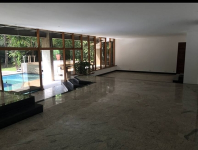 Casa com 7 Quartos e 8 banheiros para Alugar, 1000 m² por R$ 29.000/Mês