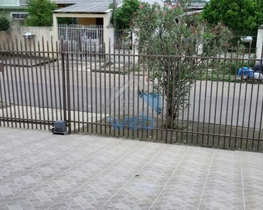 Casa de terreno inteiro à venda no Bairro Campo de Santana, com três quartos, sala ampla