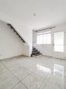 Casa em Vila Cloris, Belo Horizonte/MG de 50m² 2 quartos para locação R$ 900,00/mes