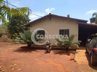 Chácara com 3 quartos à venda no bairro Centro, 140m²