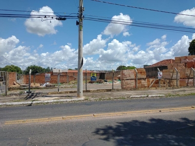 Terreno em Vila Independência, Bauru/SP de 0m² à venda por R$ 989.000,00 ou para locação R$ 4.500,00/mes