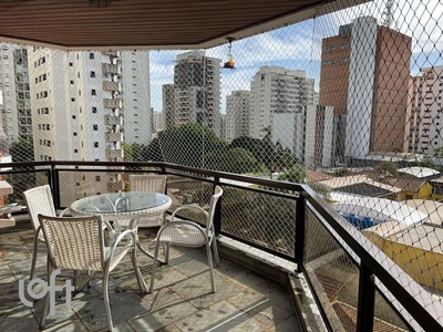 Apartamento à venda em Campo Belo com 210 m², 4 quartos, 3 suítes, 3 vagas