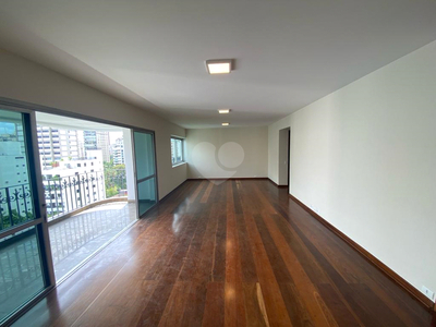 Apartamento com 3 quartos à venda ou para alugar em Vila Nova Conceição - SP