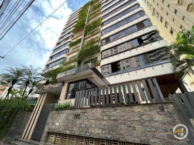 Apartamento com 4 quartos para alugar no bairro Setor Bueno, 247m²