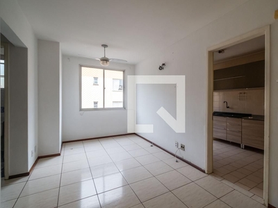 APARTAMENTO no 3º andar mobiliado com 4 dormitórios e 1 garagem