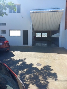 Barracão em Jardim Pinheiros, Valinhos/SP de 230m² para locação R$ 5.500,00/mes