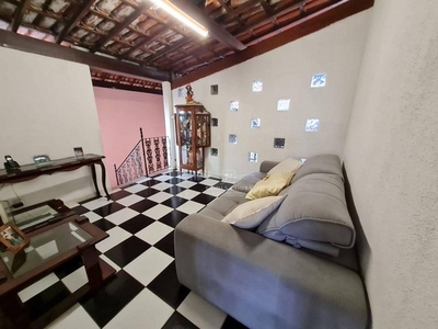 Casa com 5 Quartos, 12 Vagas de garagem à venda, 360 m² por R$ 690.000 - Salgado Filho - B