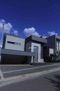 Casa em Condomínio com 3 quartos à venda no bairro Residencial Parque Mendanha, 460m²