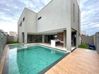 Casa em Condomínio com 4 quartos à venda no bairro Portal do Sol Green, 309m²