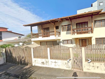 Casa em Ipiranga, São José/SC de 214m² 4 quartos à venda por R$ 377.000,00